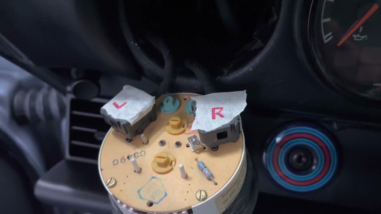 Porsche 911 Gauge / Instrument Removal DIY (964)