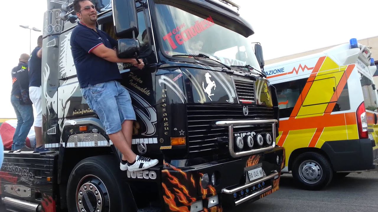 4°MEDITERRANEAN TRUCK EBOLI 2013 Sfilata fratelli Acconcia! Scania Absolute/ Black amber!