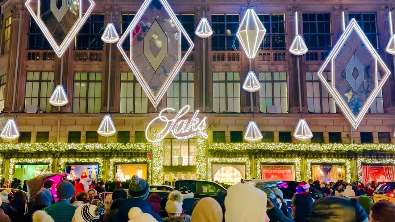 Saks Fifth Avenue Holiday Light Display Fifth Avenue, Manhattan, New York  | Falun Dafa In ChangChun