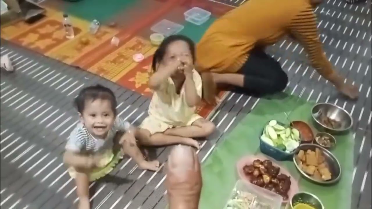 mbah kung makan bersama anak cucu bakar,,ayam