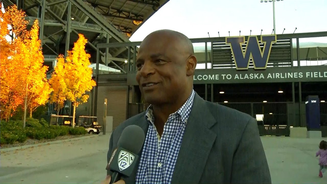 Football: Warren Moon on Don James' legacy: 'He believed in me when others did not'