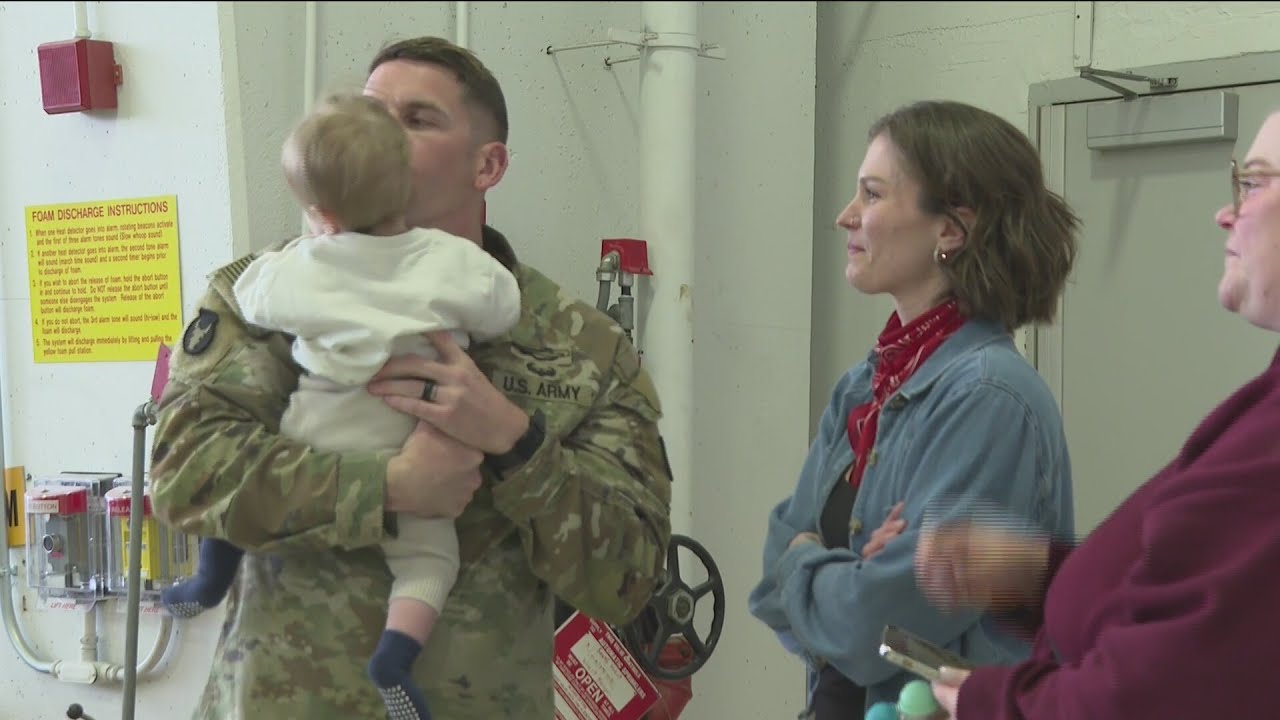 Nearly 600 Iowa soldiers return from the Middle East