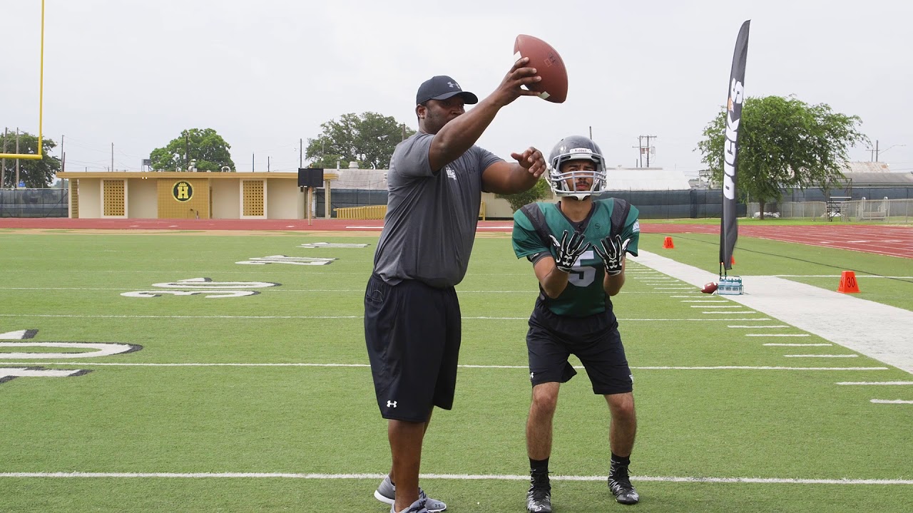 ProTips: Football: Special Teams Tips: Kick Returning 101