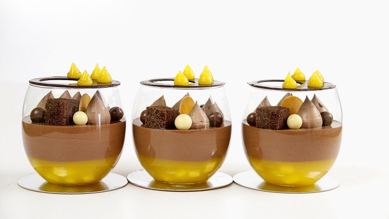 Mango,  Mascarpone al chocolate,  y mousse de chocolate negro