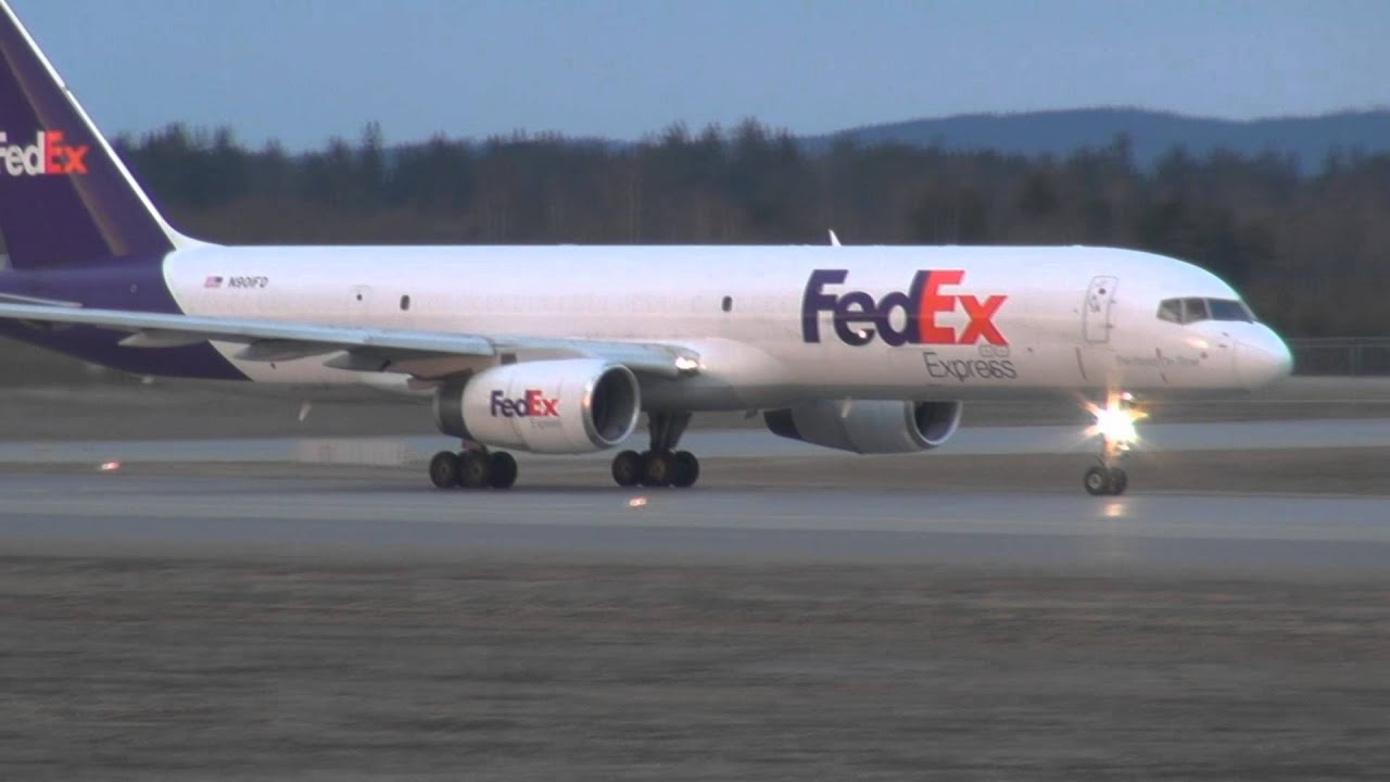 FedEx 757 Quick And Steep Take Off!