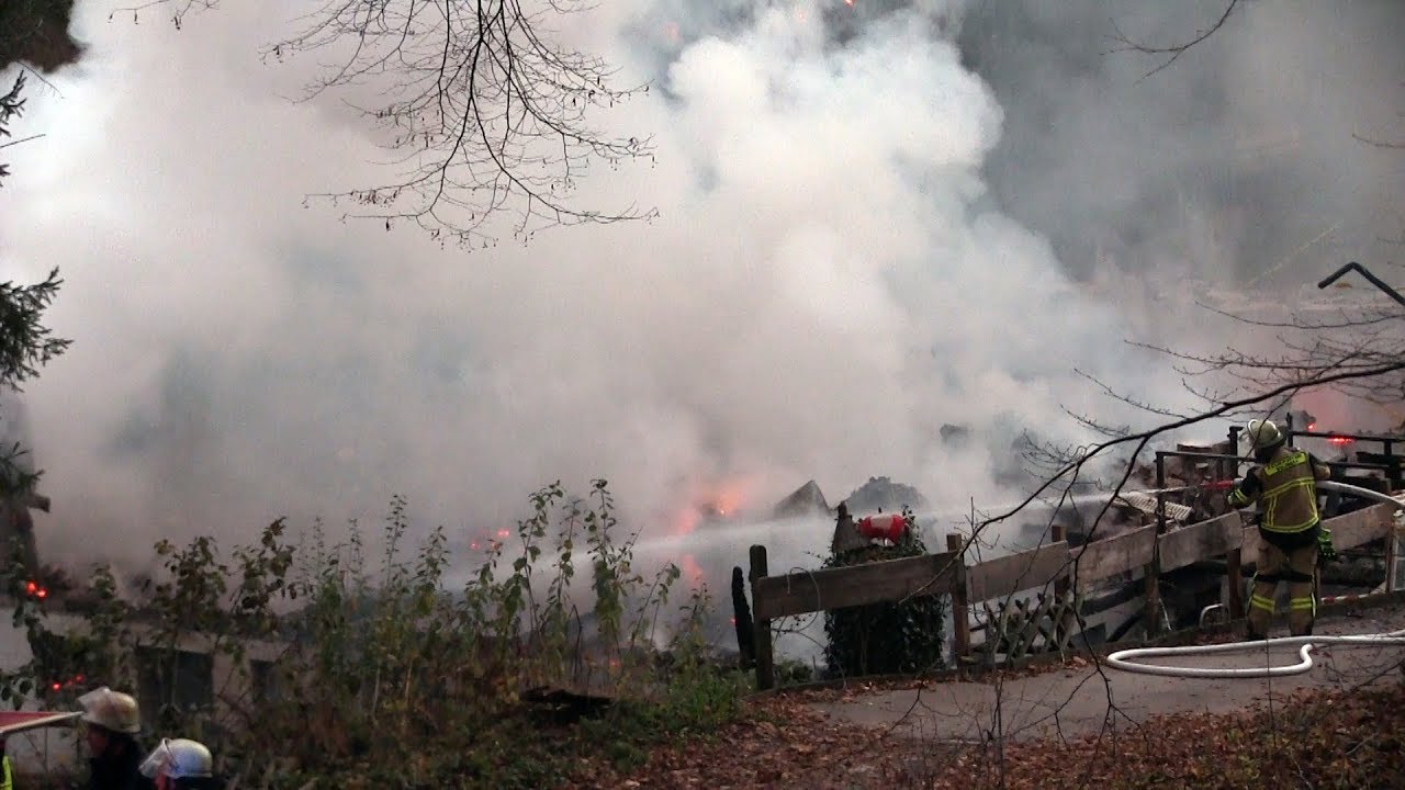[GASTSTÄTTE BRANNTE IN VOLLER AUSDEHNUNG] Ein Stück Geschichte Solingens stand in Flammen