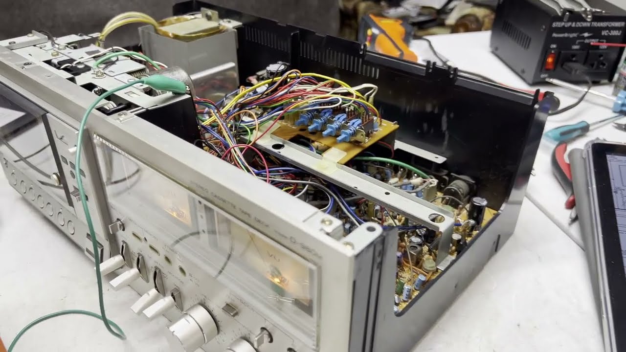Hitachi D-980M Part 4 - Now... It Doesn't Record