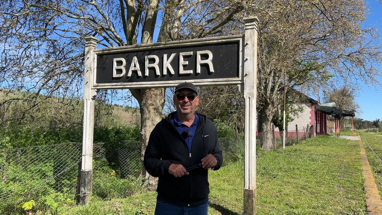 Tan solo 6 km separan a BARKER de VILLA CACIQUE. Caminamos las calles de este pueblo bonaerense