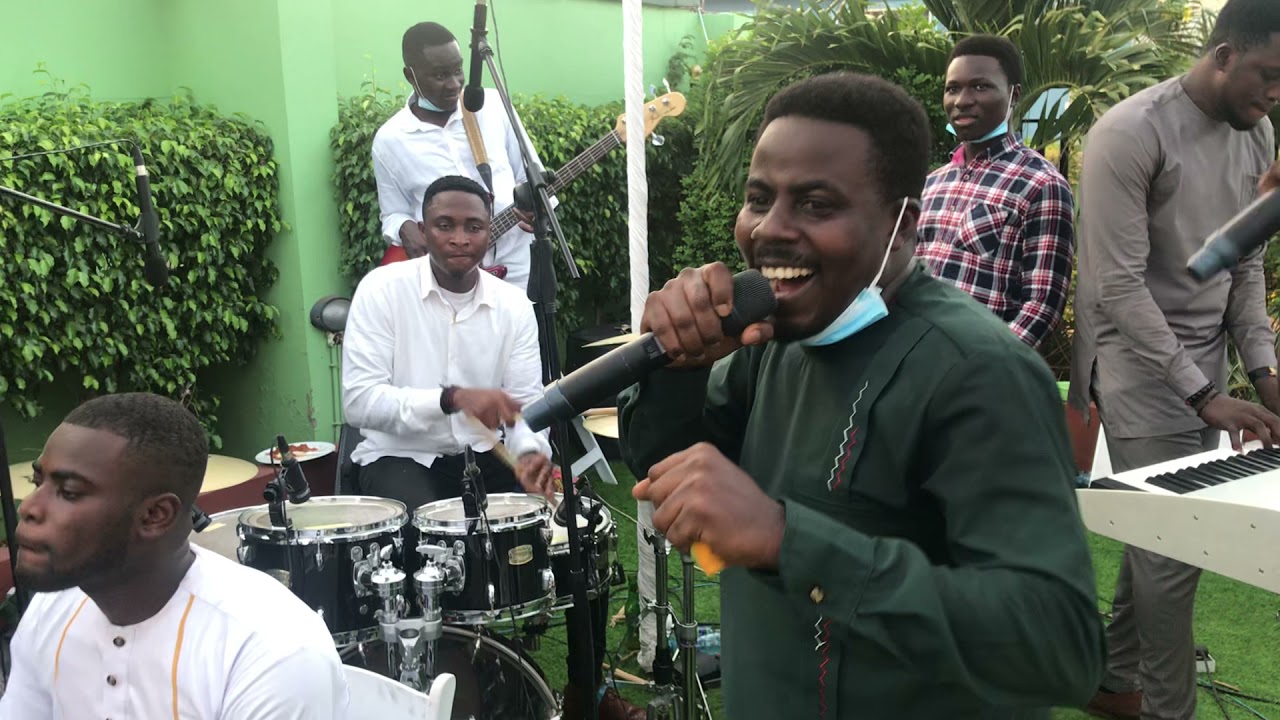 kwame Thinker Bass and friends 🎸peter awuni on drums🥁