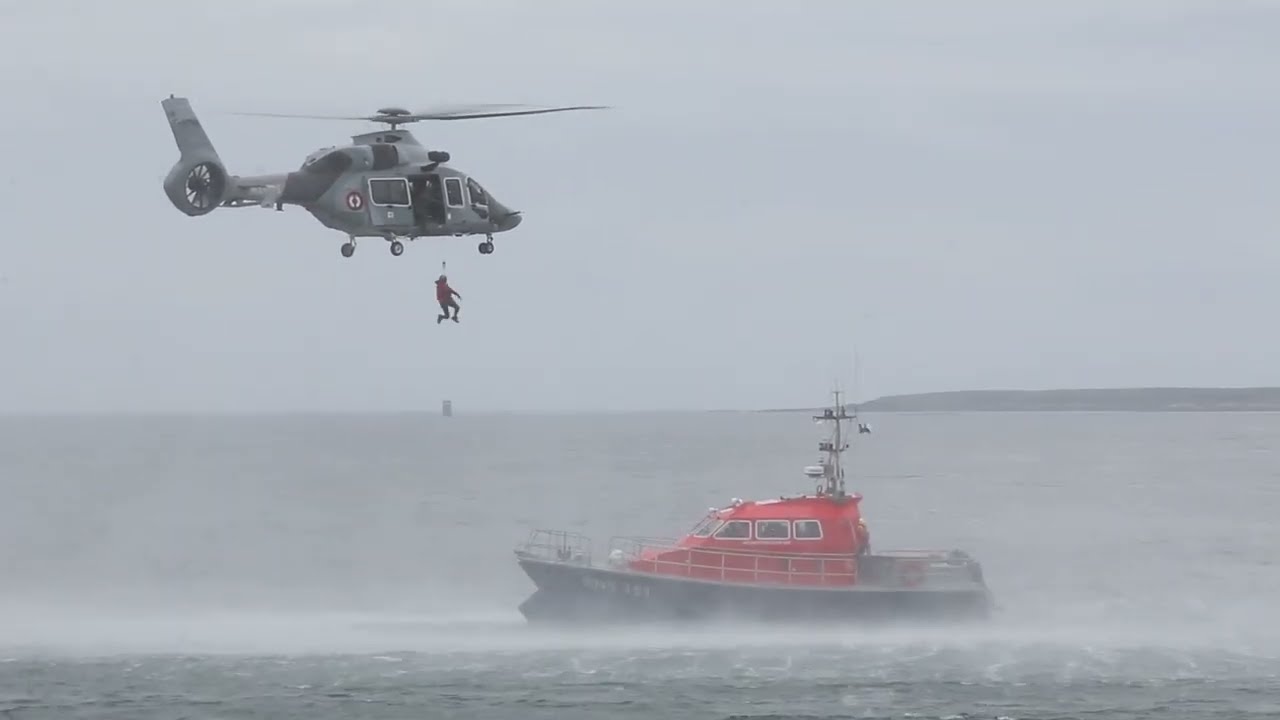 H160 French Navy SAR Demo with SNSM Le Conquet 2024