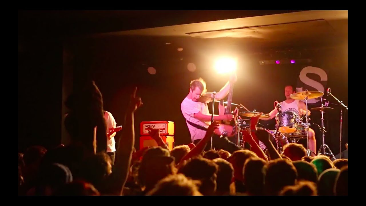 LUCA BRASI - Aeroplane (OFFICIAL VIDEO)
