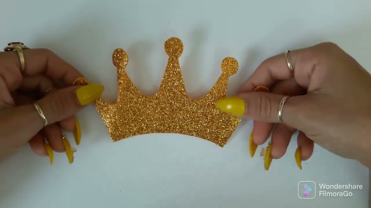 Como hacer corona con foami y limpia pipas👑🎊🎉❤️Fácil y sencillo