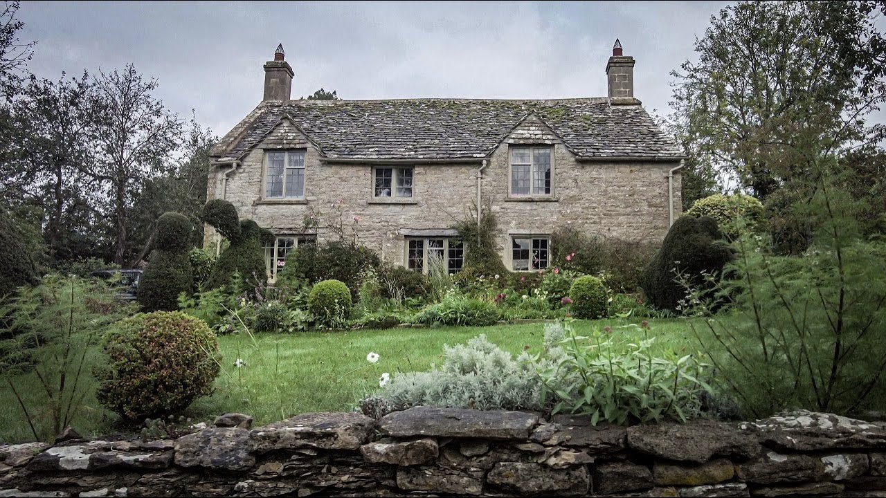 A Morning Walk in the Countryside Cotswold Village of Turkdean
