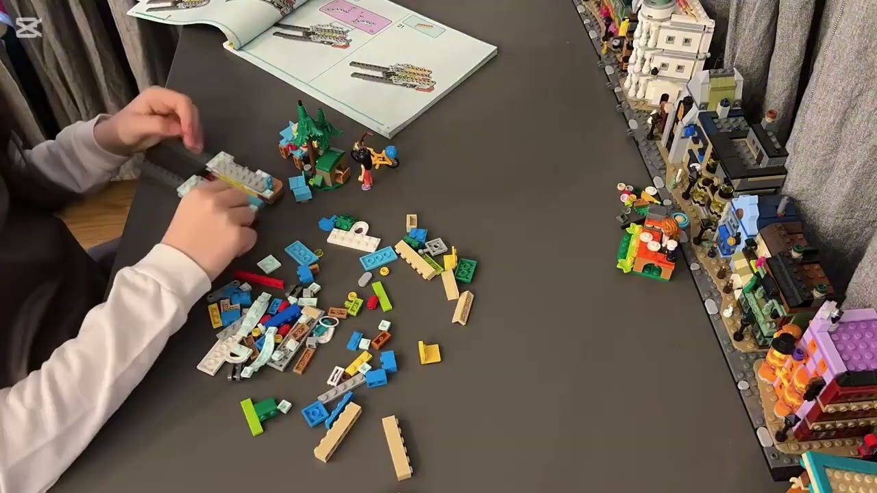 Friendship Camper Van Adventure 42663 and Autumn’s Waffle Stand 30696 Lego Friends part 1