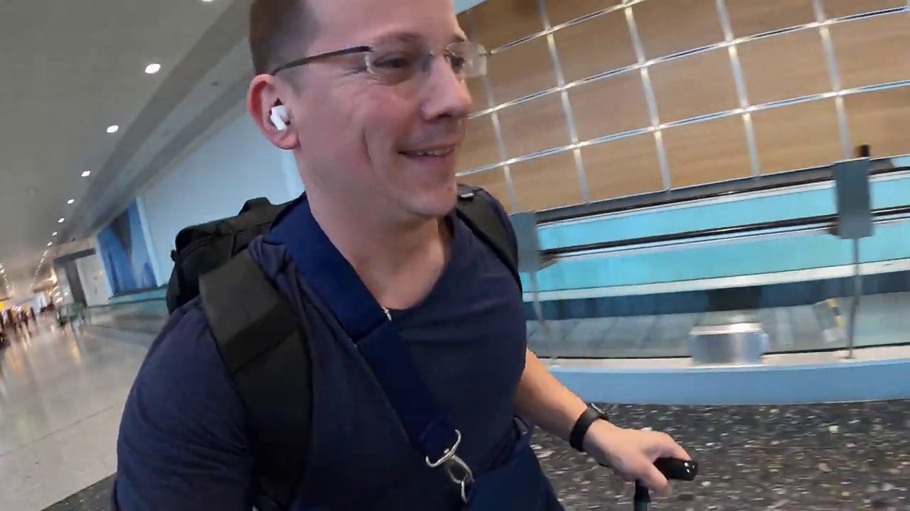 Heathrow Heelys - This is how I travel at airports 2019 #heelys #heathrow
