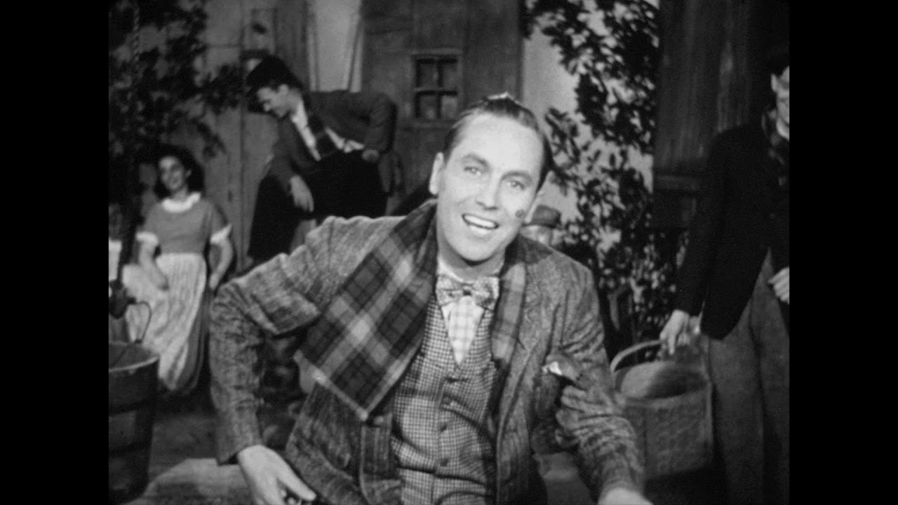 There's Nothing Like the Smile of the Irish: Lanny Ross