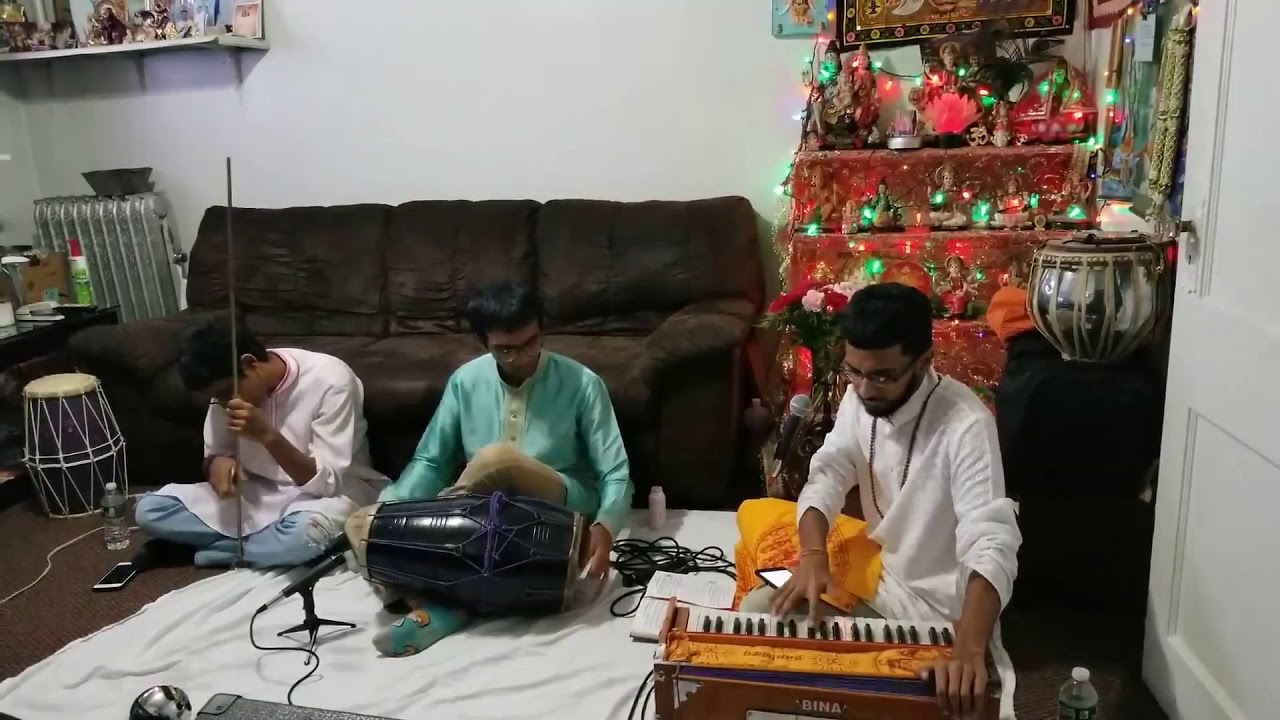 Guyanese Taan Singing: Jagmaga Jagmaga Diyaa Jalaalo By Pt. Yogendra Ram