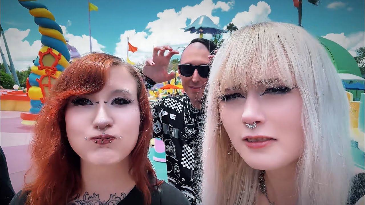 emos go to universal (& be emo) | theme park vlog with friends 