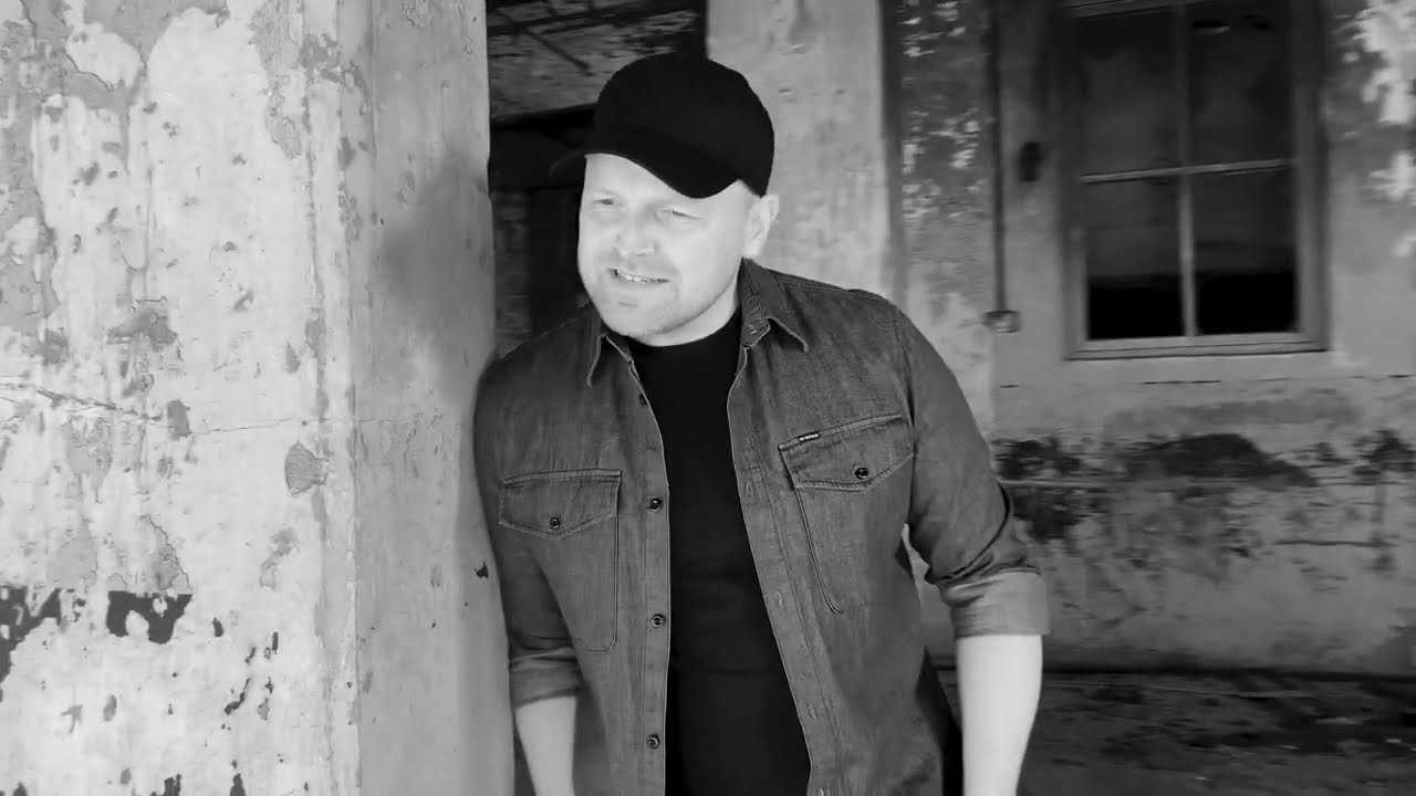 Lee Matthews - Walk Away (Official Music Video)