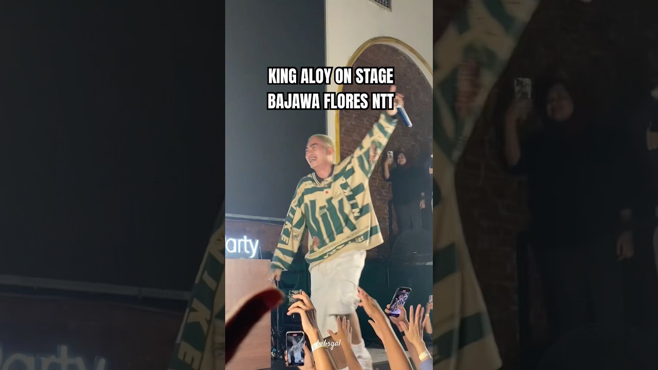King aloy momen on stage bajawa flores tangerang #mraloy #aloy