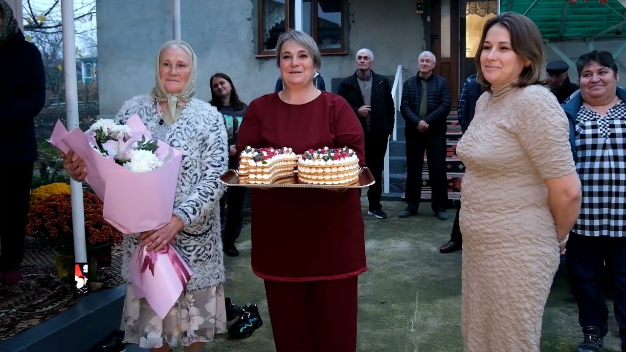 Surprize la tine acasă,sat.Mărîndeni,rn.Fălești.Cu drag și dragoste pentru scumpa mamă și bunică!