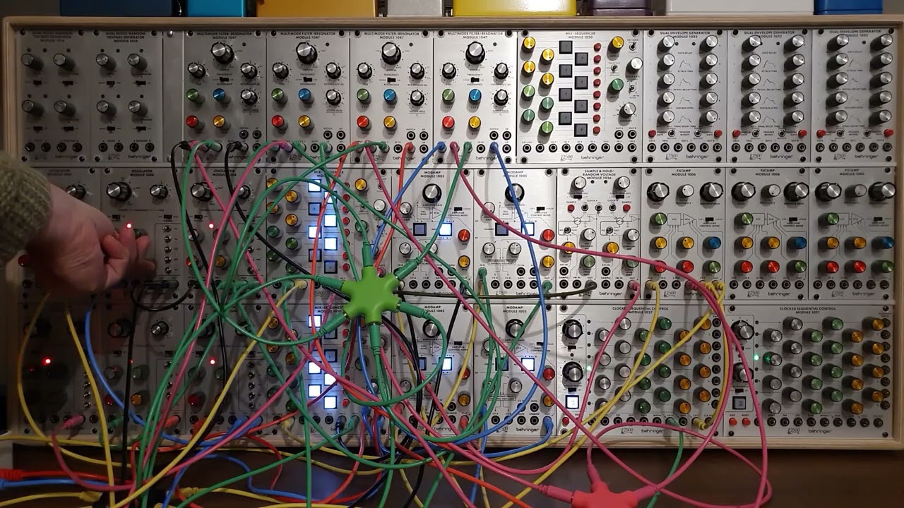 Behringer/ARP 2500 (n° 36) - A drone
