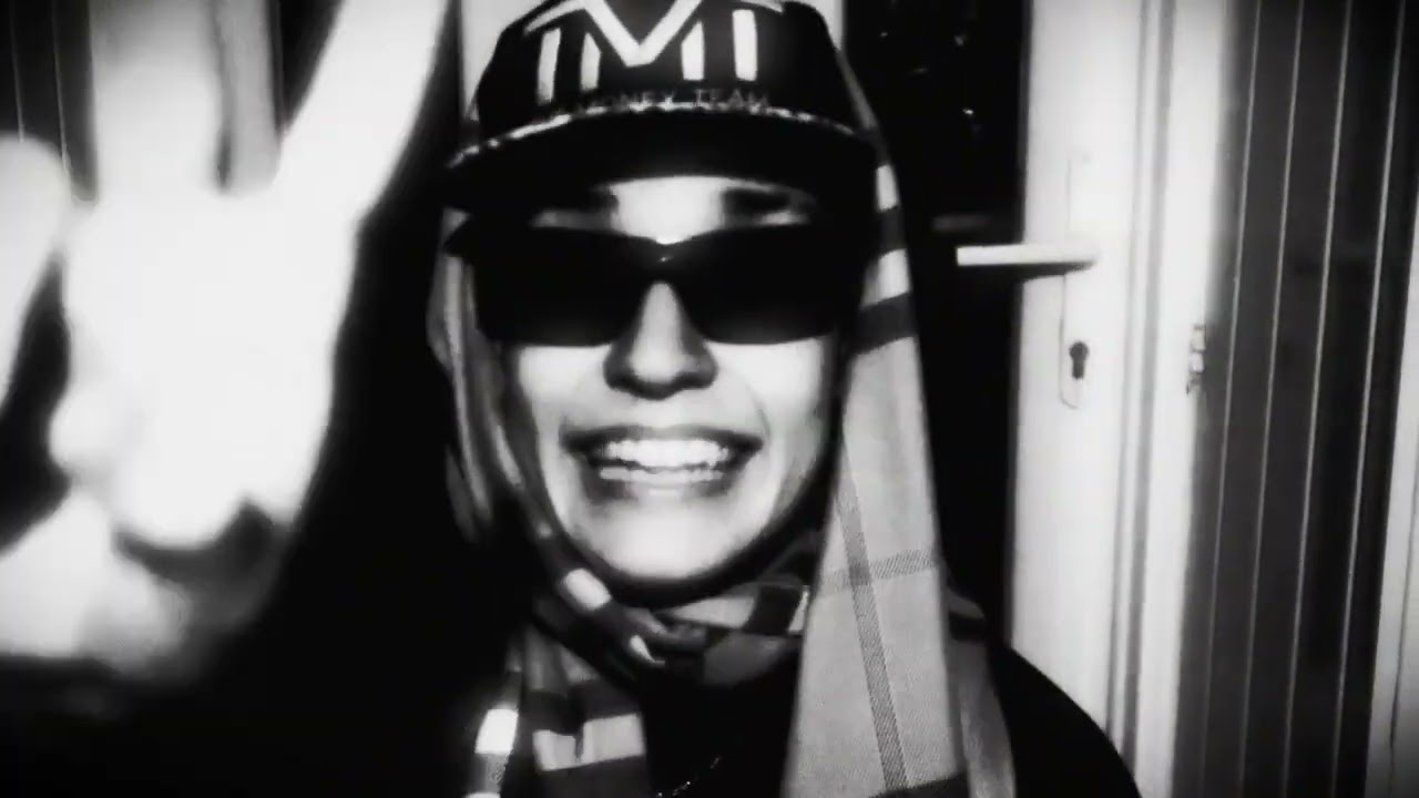 JUNKIÉK - CCTV (Eredeti videóklipp)