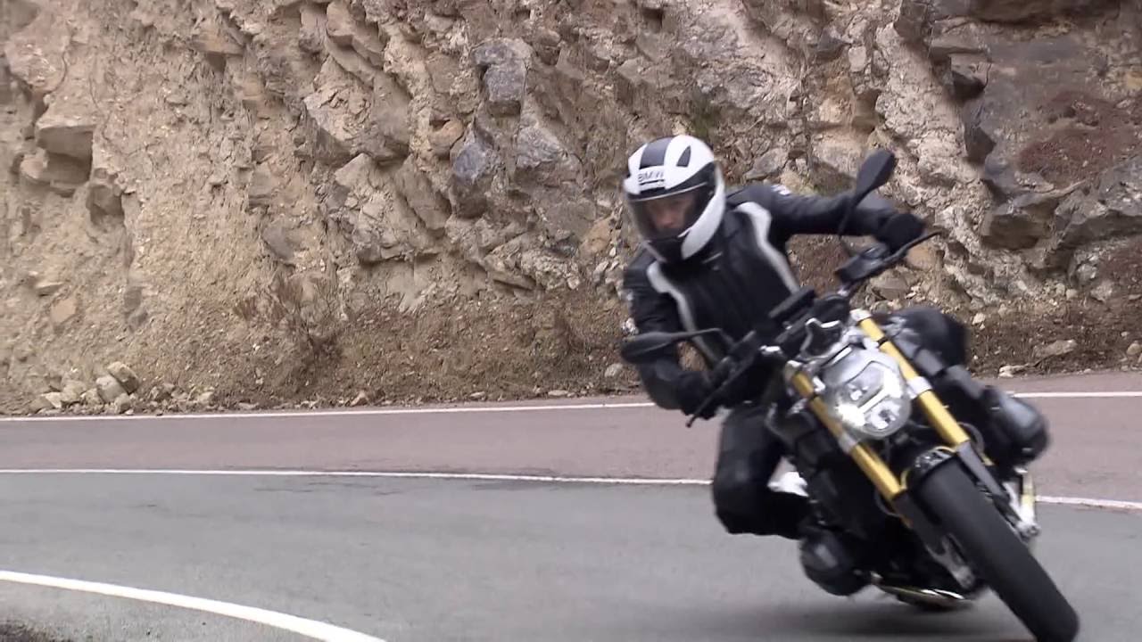 BMW R 1200 R Thundergrey Riding