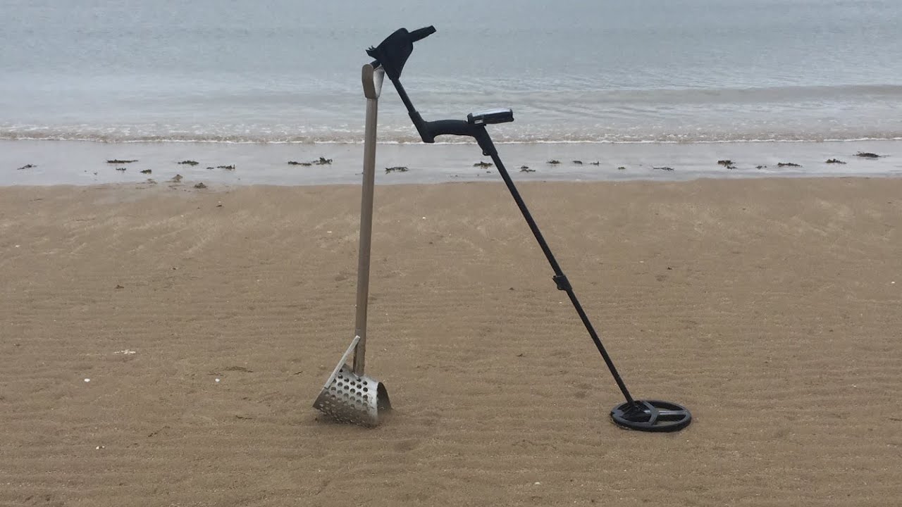 XP DEUS Metal Detecting on a beach on Anglesey