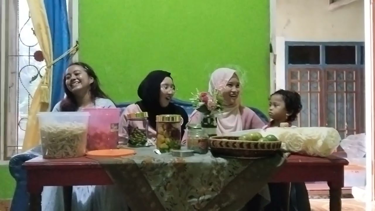 MAIN KERUMAH PAK OKA WITH OSIS