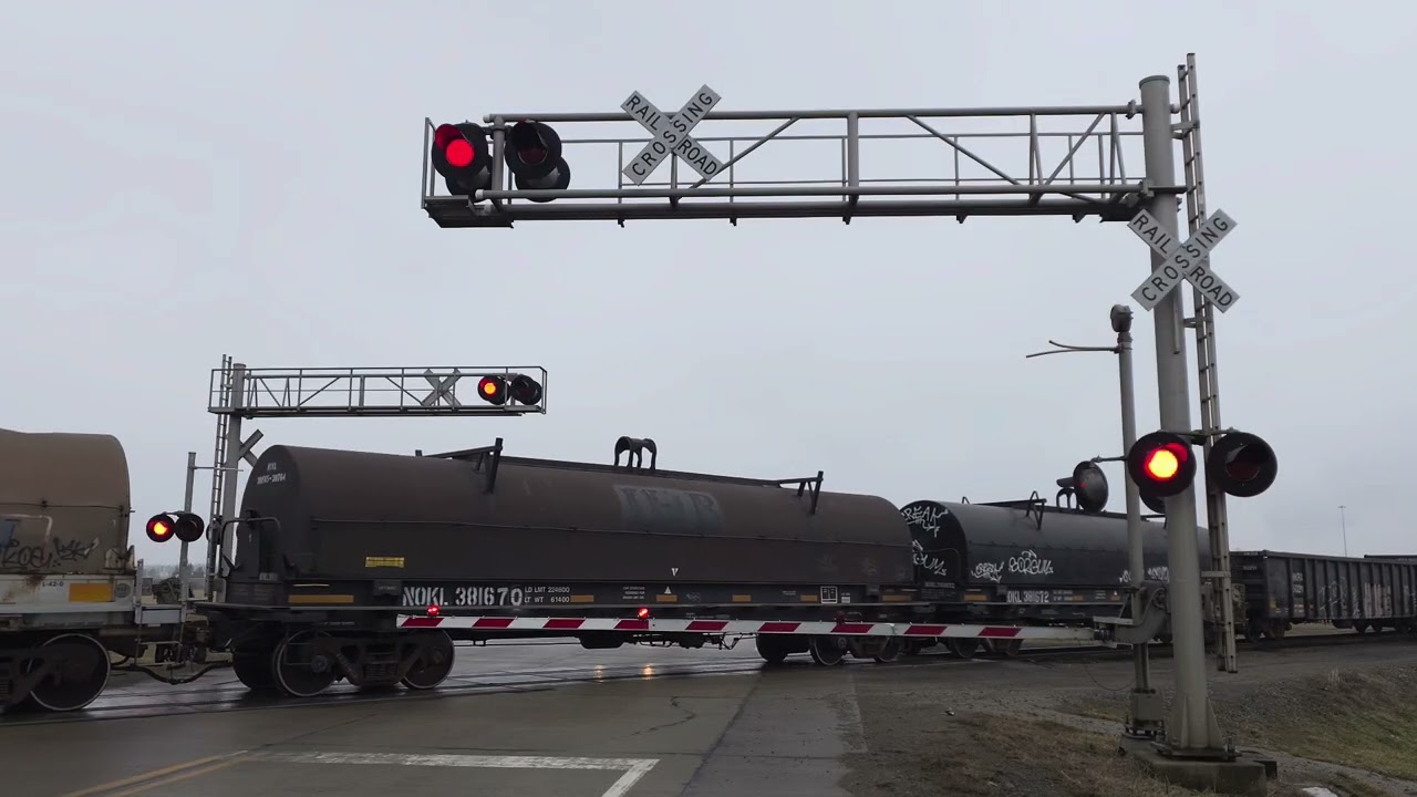 NS 7030 Shoves Local Switching West | CR 59 Railroad Crossing, Butler, IN