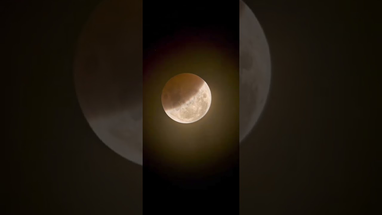 သွေးရောင်သန်းနေသော လ