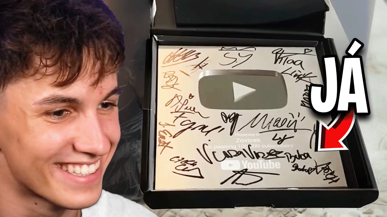 Všichni YouTubeři Mu Podepsali Silver Button!