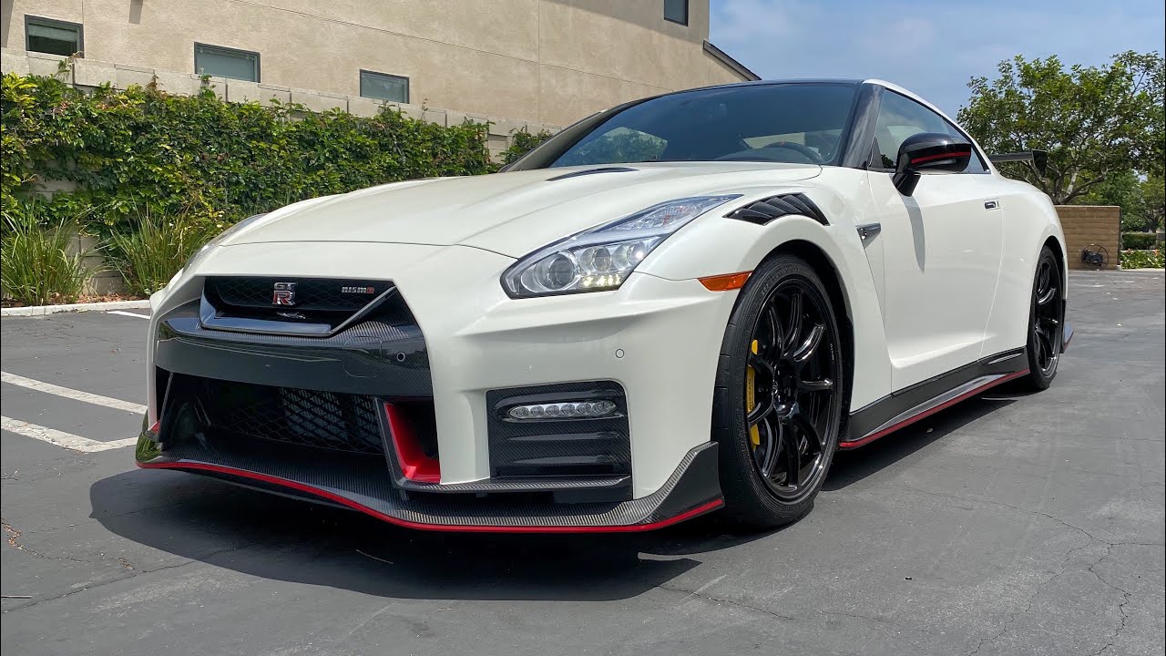 2020 Nissan GT-R Nismo Walkaround + Exhaust (No Talking)(ASMR)