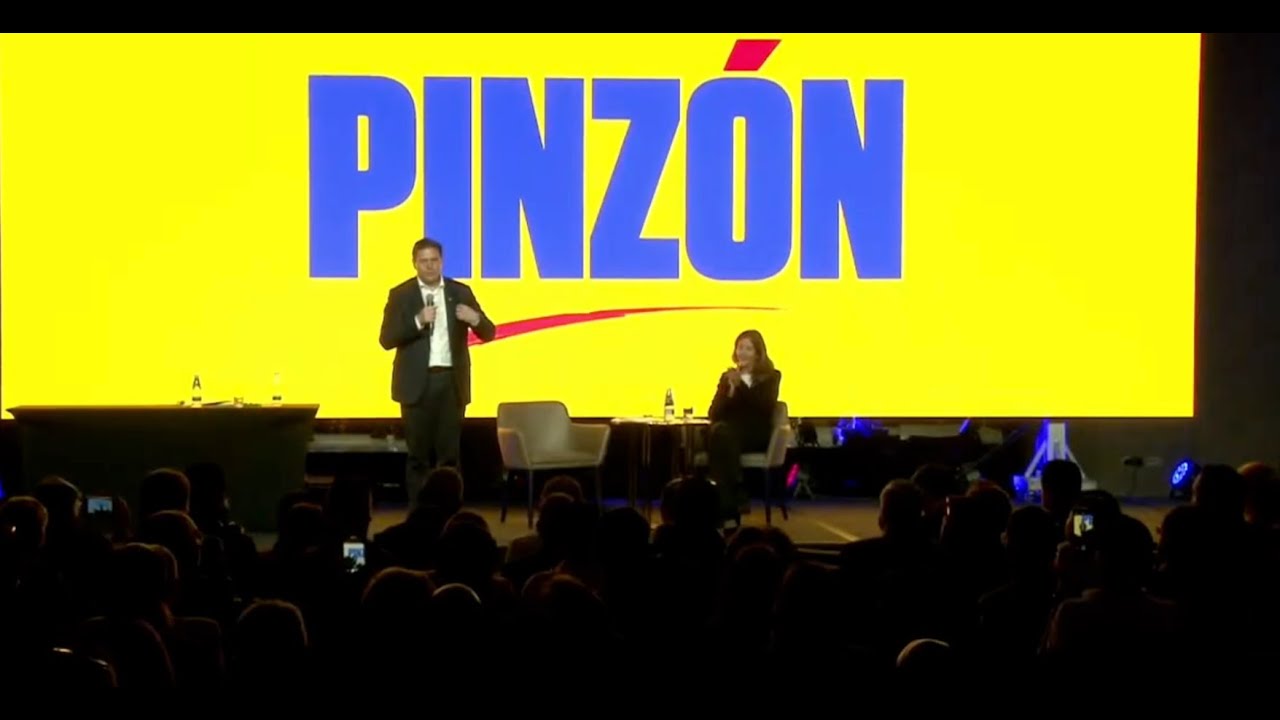Juan Carlos Pinz&oacute;n recibe aval como Candidato Presidencial de Ox&iacute;geno, el Partido de Ingrid Betancur