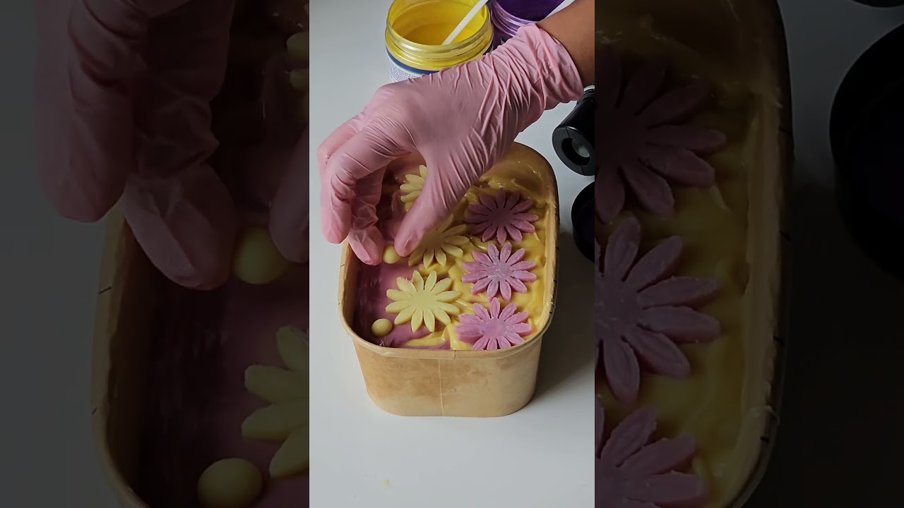 Soap dough and embeds 🌼 🌸 Should I do a tutorial to make soap dough to make embeds? #howto #soap
