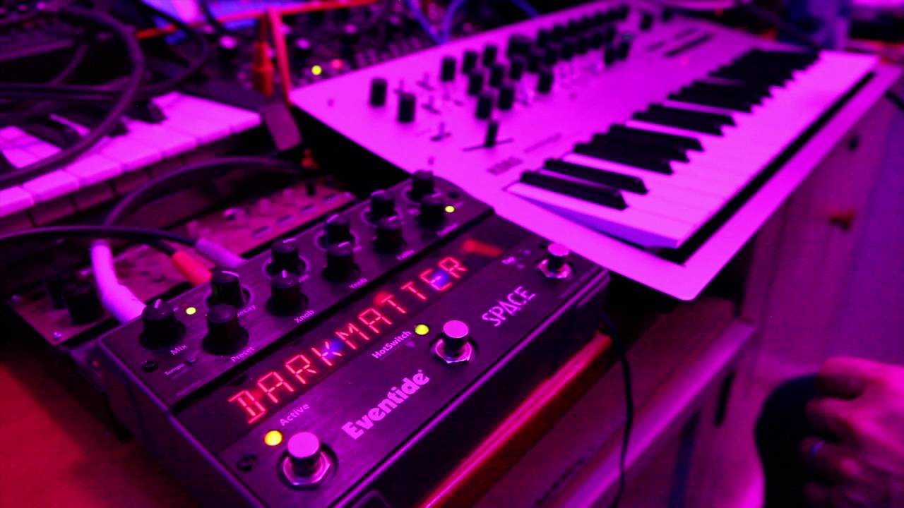 Korg Minilogue & Eventide Space pedal