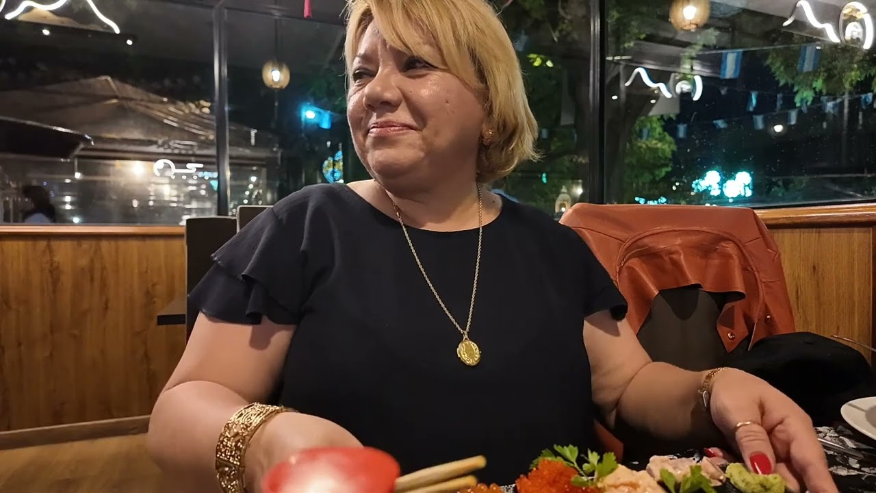 Откровенный разговор.  Вышли на прогулку.  Пригласил на ужин.#наталиякурбановаиспания