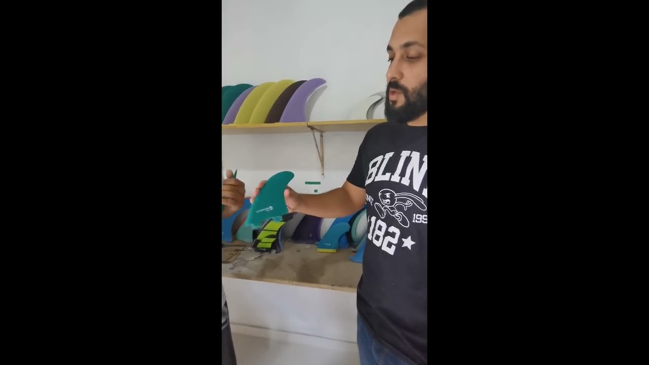 Diferença entre pranchas Single Fin e 2+1.