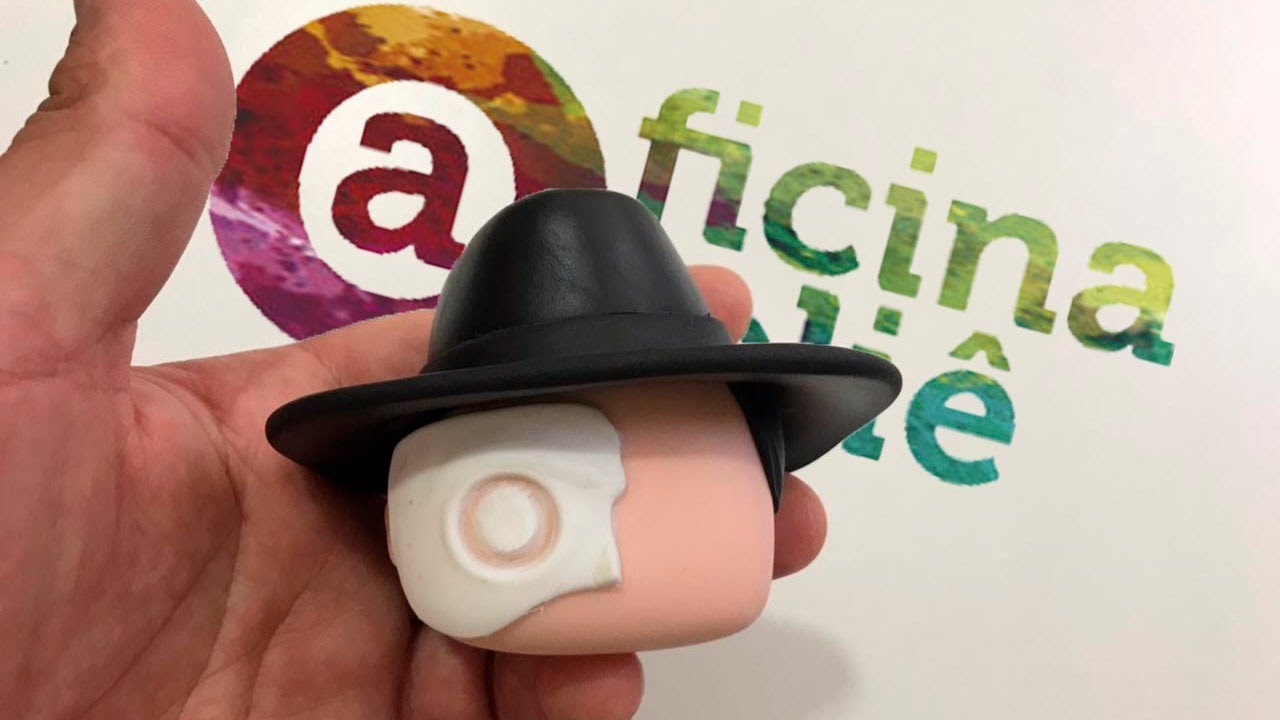 Chap&eacute;u de aba larga para Funko - feito em biscuit.