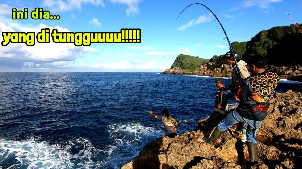 UL FISHING: akhirnya ada babon landed || ultralight rock fishing spot tretes || pantai Tambakrejo
