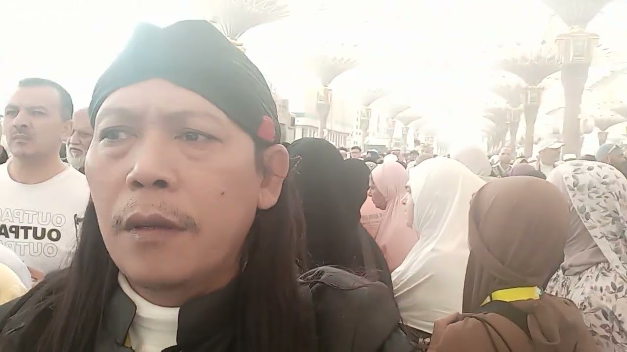 Suasana Di Mesjid Nabawi Madinah Selepas Solat Jum'at ibadah Umroh kh.Tata.Suanta Jakaswara Karawang