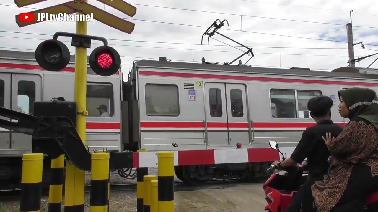 TOP 7 FULL !! Railroad Crossing Indonesia - New Revisited 2025 - Perlintasan Kereta Api Greenline