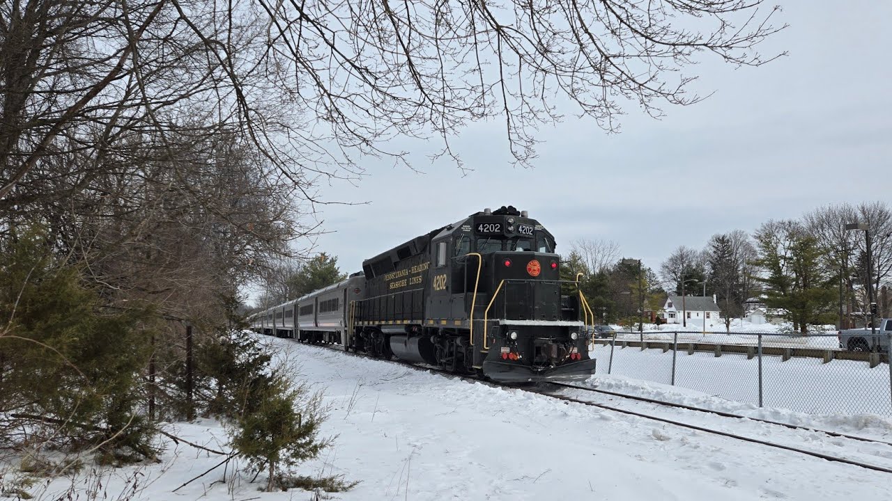 Railfanning NJ Transit and C&D at Hackettstown, NJ | Ft. NJT 4202