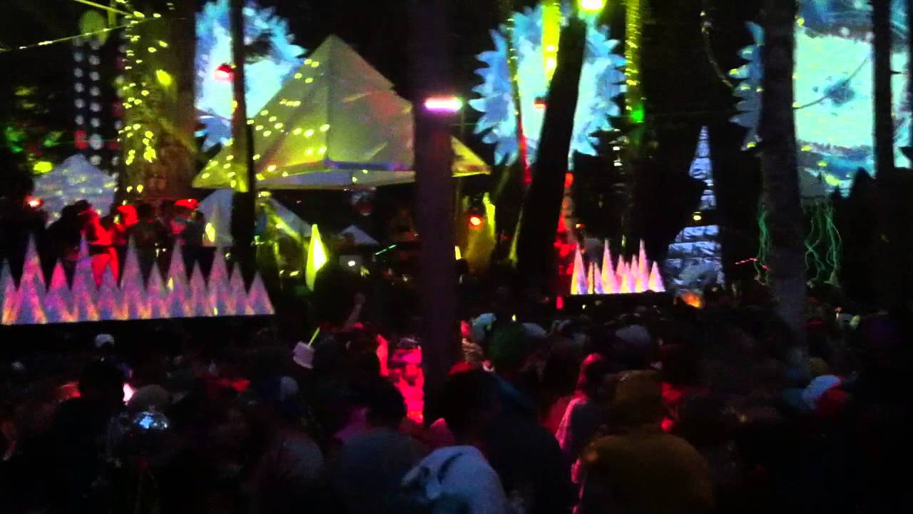 CMC & Silenta - Shambhala 2013 - Make It Bun Dem