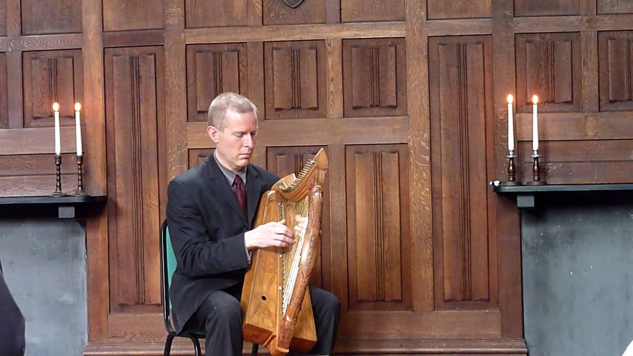 Cogadh no Sith (War or peace). Medieval clàrsach ceòl mór - pìobaireachd on the harp