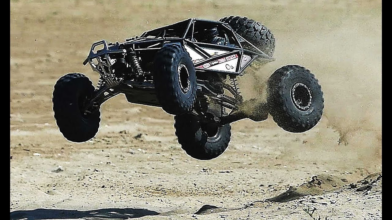 AWESOME RC CAR IN ACTION : AXIAL YETI