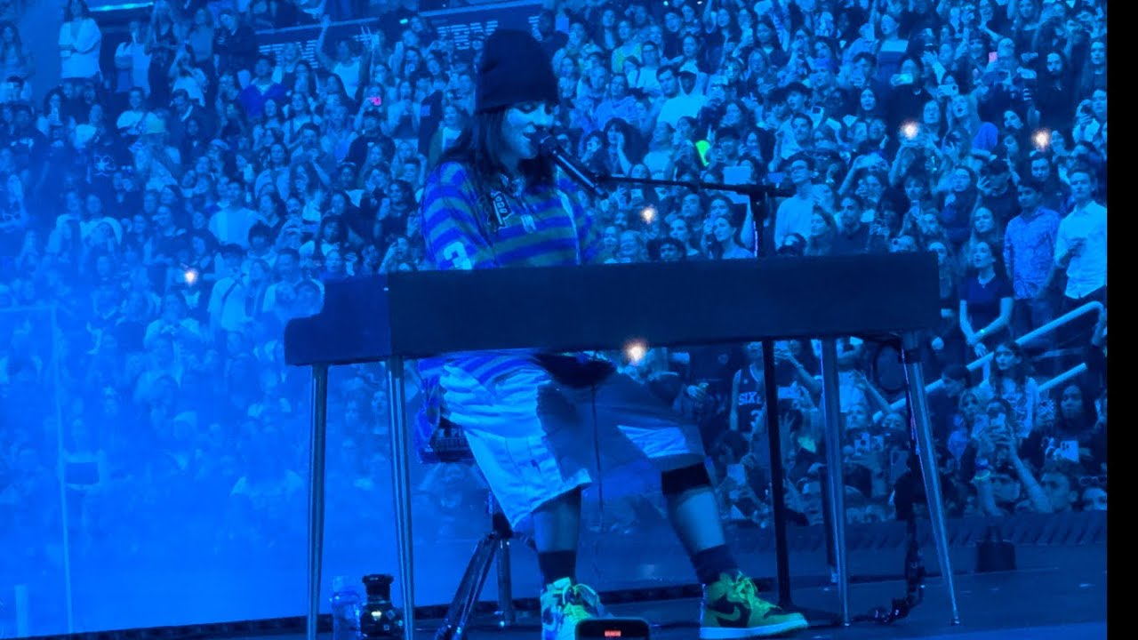 Billie Eilish - idontwannabeyouanymore & ocean eyes (Toronto N2 2024)