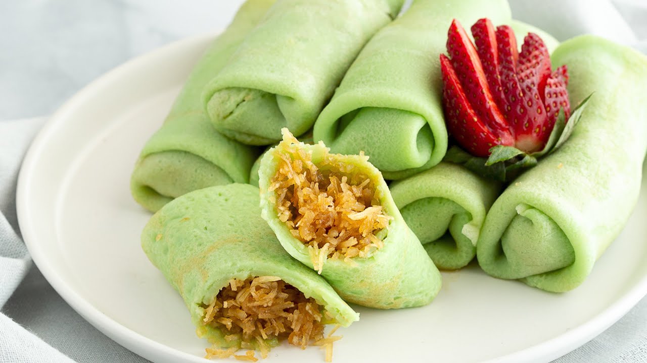 Indonesian Coconut Pancakes - Dadar Gulung [Ready in 25 Minutes]