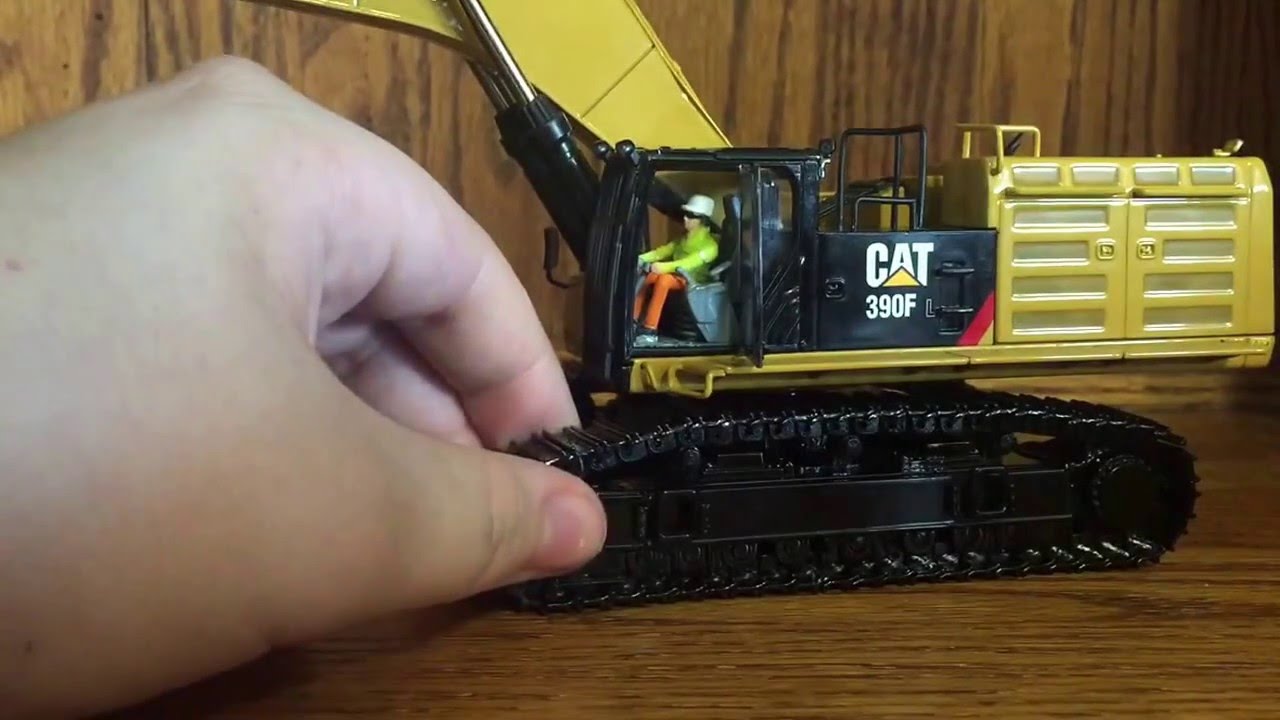 Diecast Masters Cat 390F LME review